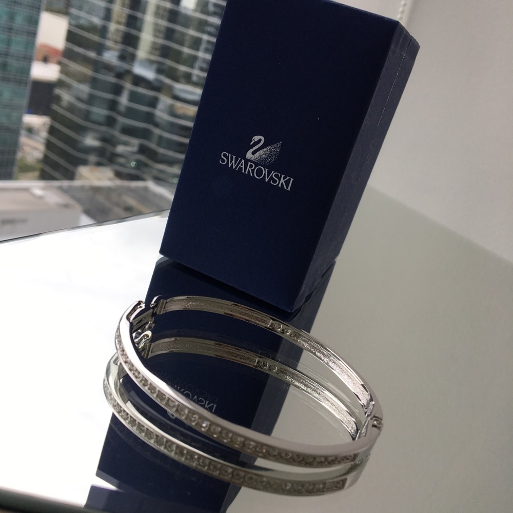 AUTHENTIC SWAROVSKI CRYSTAL BRACELET - Picture 6 of 6